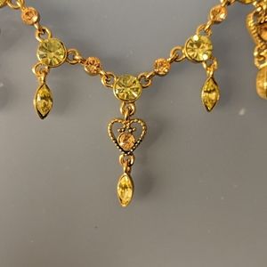 Vintage look Necklace and matching earrings